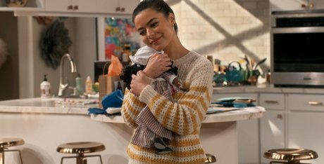 Miranda Cosgrove star nudes images