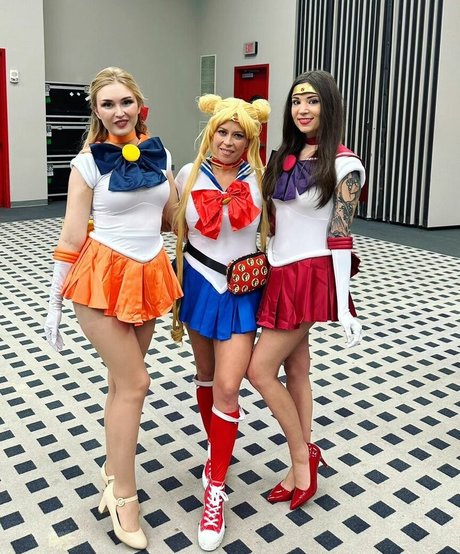 Melonie Mac star pornographic photos