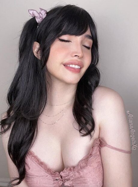 arianaangelsxo nude model picture