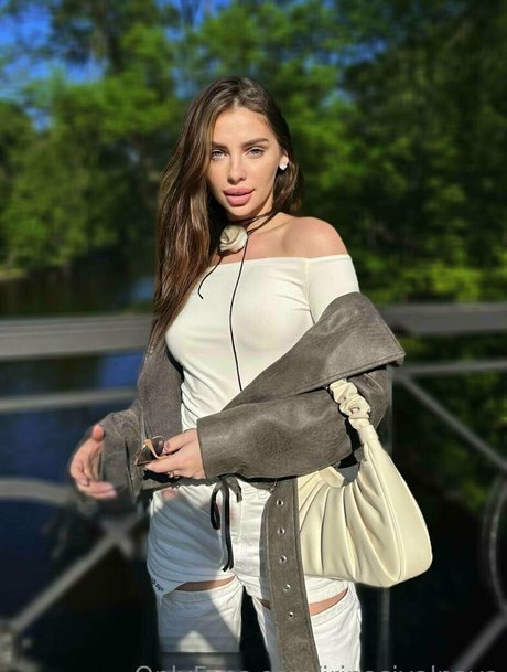 irinasivalnaya naked model archive