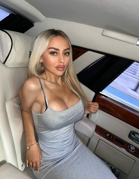 Alicia Bell hot model img