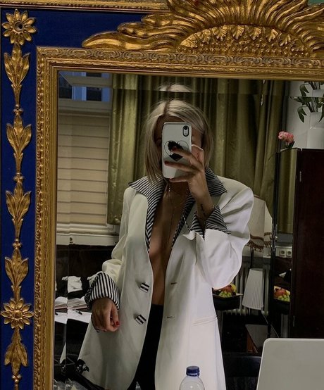 Lennon Stella model best pics