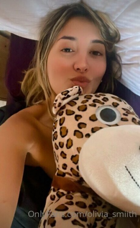 oliviasmiithfree pornstar pretty pic