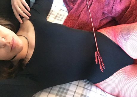 pregnant asian onlyfans erotic image