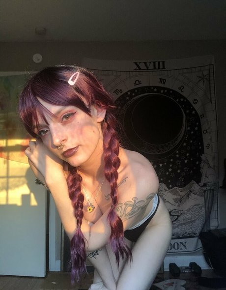 sadgirlastridsfree actress image