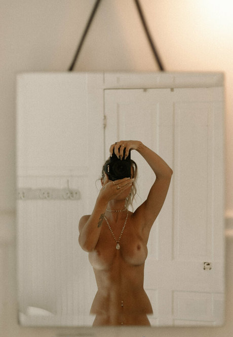 rayanneBTS pornstar naked gallery