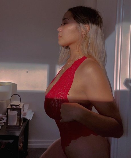 Shaikyla Haumu erotic model pics