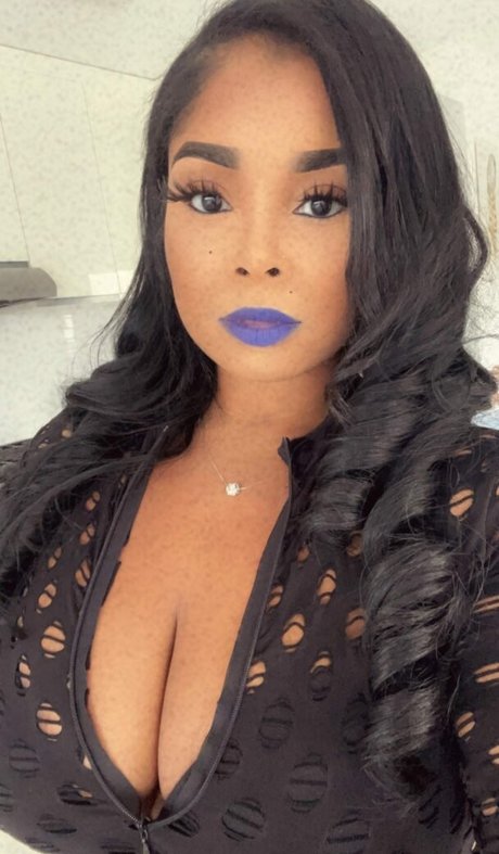 TrueBeauty334 hot model pictures