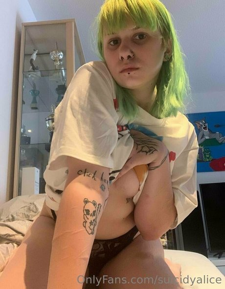 suicidyalice star erotic photo