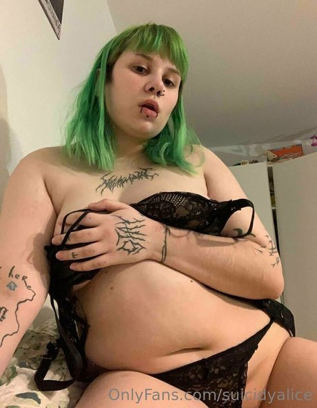 suicidyalice model adult img