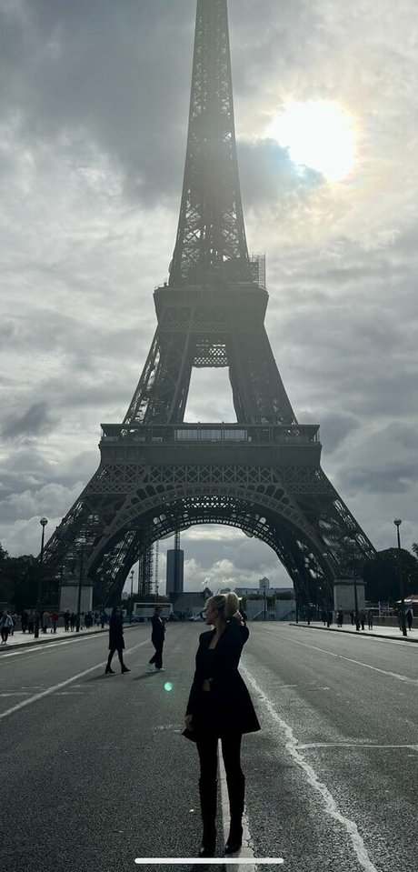 movementswithmolly erotic model img