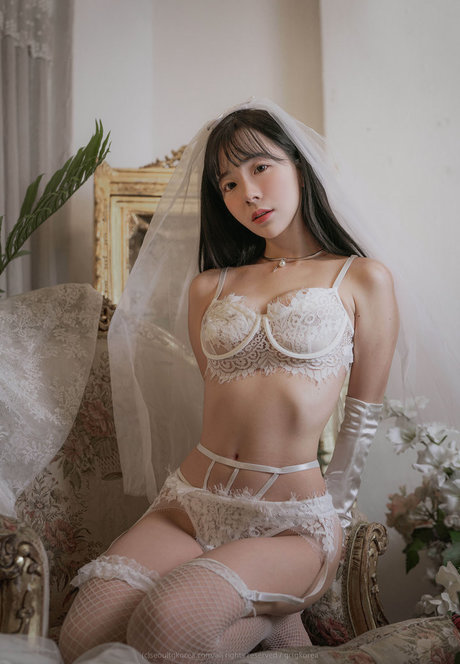 leeesovely star adult pictures