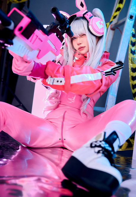 ZinieQ model nude image