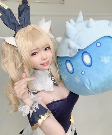 ZinieQ pornographic actress image