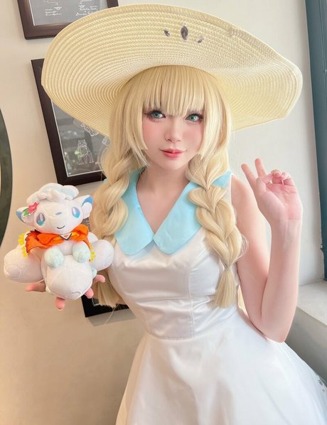 ZinieQ hd pornstar picture