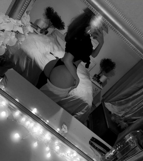 Desiluted exclusive pornstar image