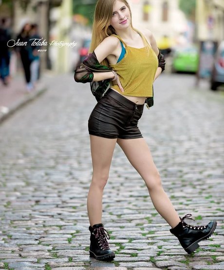 petite girls onlyfans beautiful pic