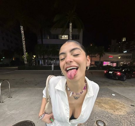 Antocarlesii model xxx pictures