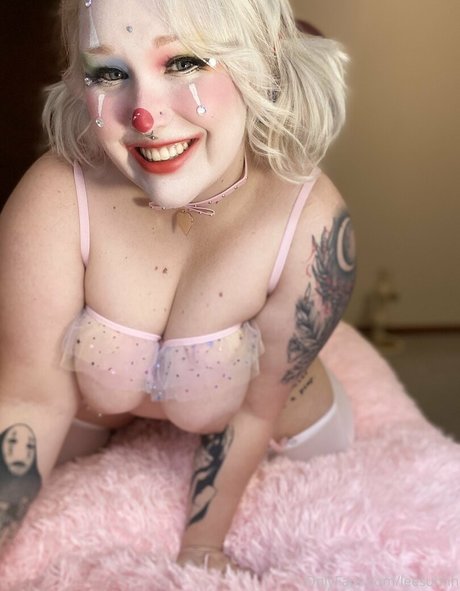 leesuhhh nice model pic