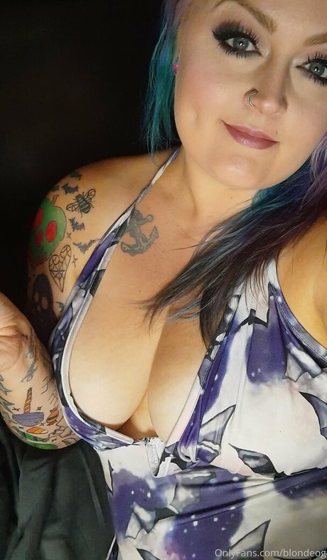 blondeog model nudes picture