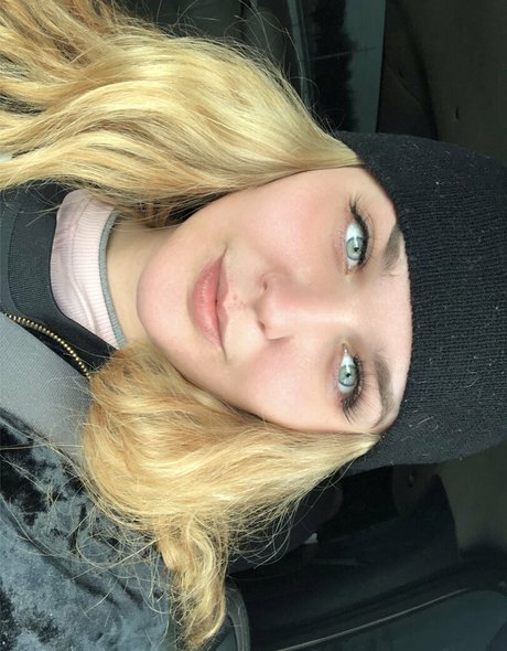 loganmilf free star photos