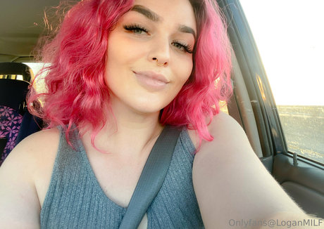 loganmilf nudes star image