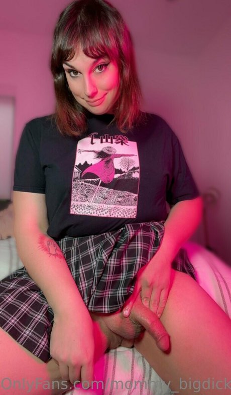 mommybigdickk model porn pic
