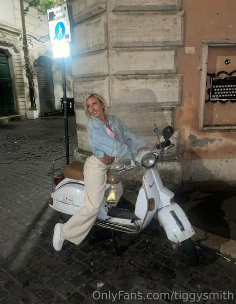 tiggysmith best model picture