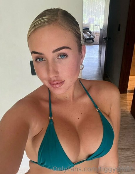 tiggysmith model top picture