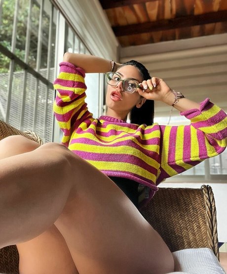 Wen Fuentes top model pictures