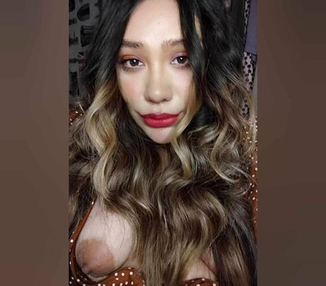 peytondelightfree star high quality image