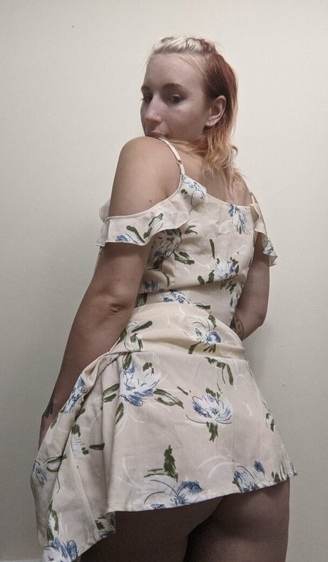 thepigeonbrat sex model photo