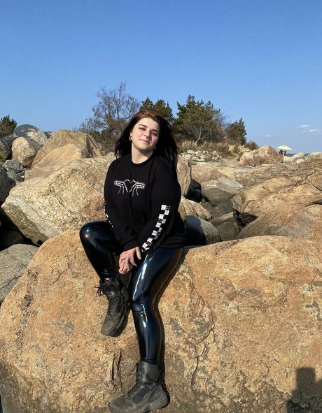 kallielonewolf17 pornstar adult photos