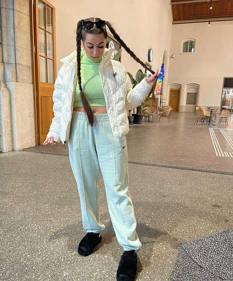 vtng br2 sexy actress img