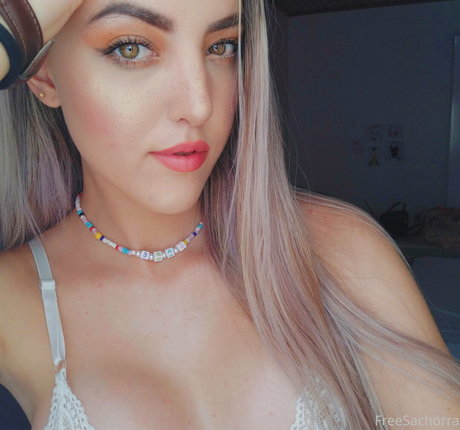 freesachorra star hot pic