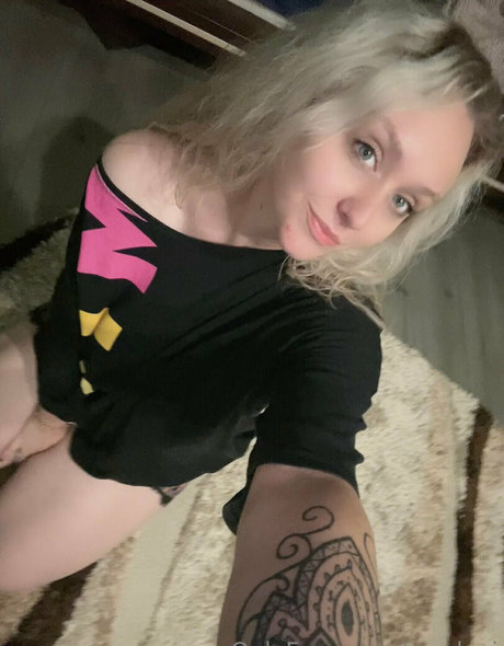 ewalexi model pornographic photo