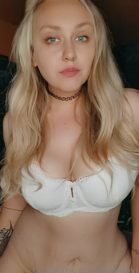 ewalexi model xxx image