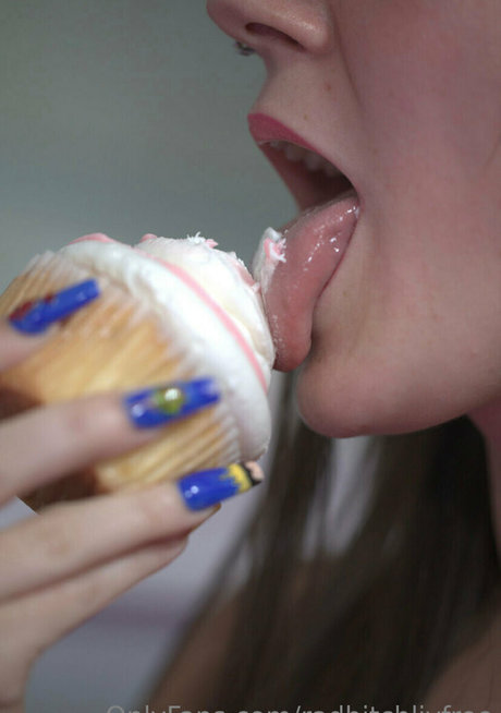 radbitchlivfree best model photos