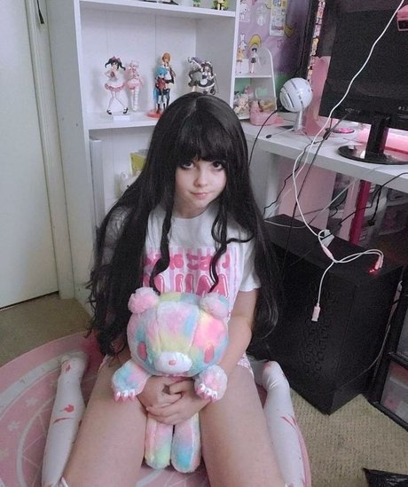 Michellemaeday sexy actress img