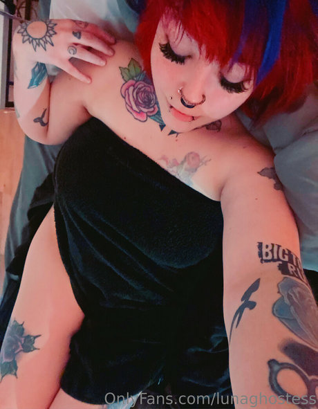 Luna Ghostess model perfect pics