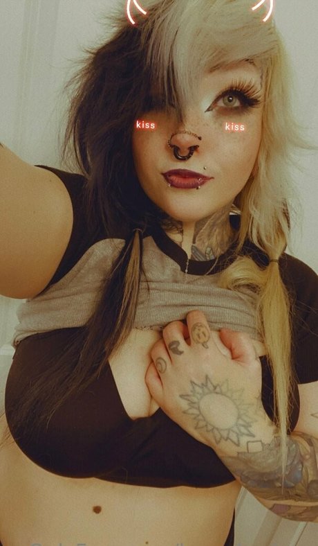 Luna Ghostess pornstar free photo