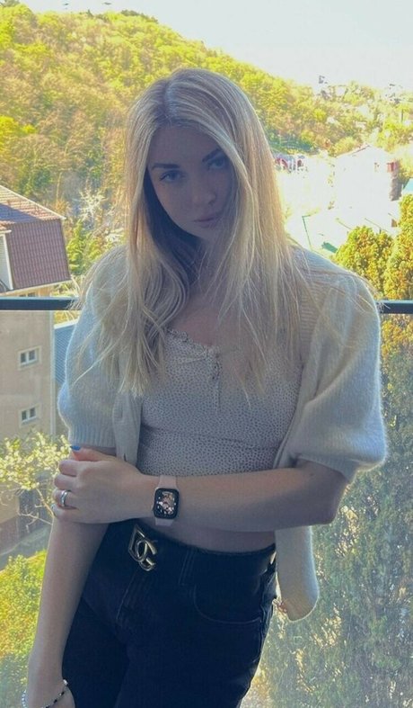 Ahrinyan star porn pic