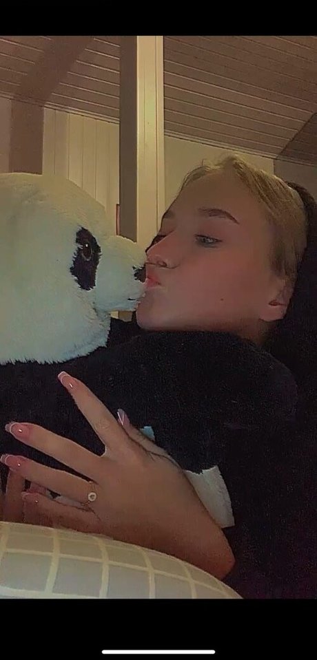 Diana Volynets naked star pics