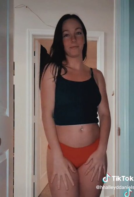 Halley Daniels erotic pornstar picture