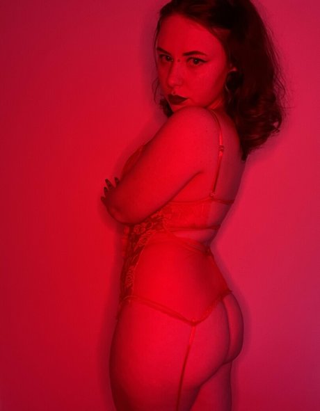 sewergirl model hd picture