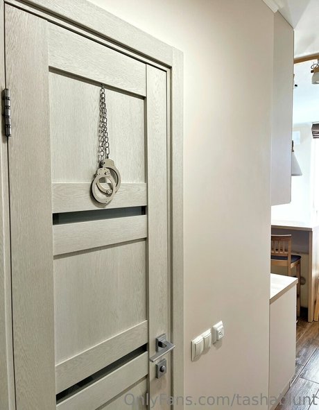 tashablunt model adult pics