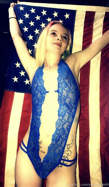 petitepixie69 pornstar top pic