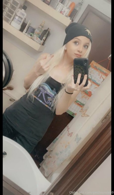 petitepixie69 erotic pornstar pic