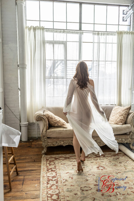 Modeladventurer nude actress photo