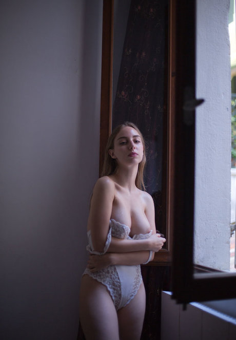 Claudia Lion erotic pornstar picture